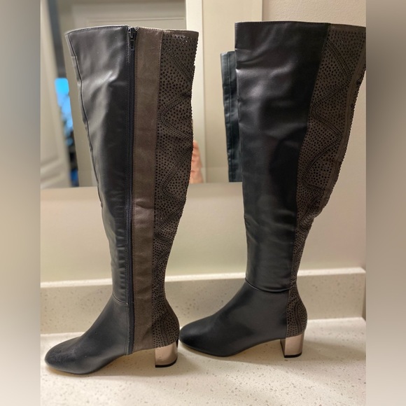 Brand New American Glamour Badgley Mischka Knee High Boots - Picture 8 of 8